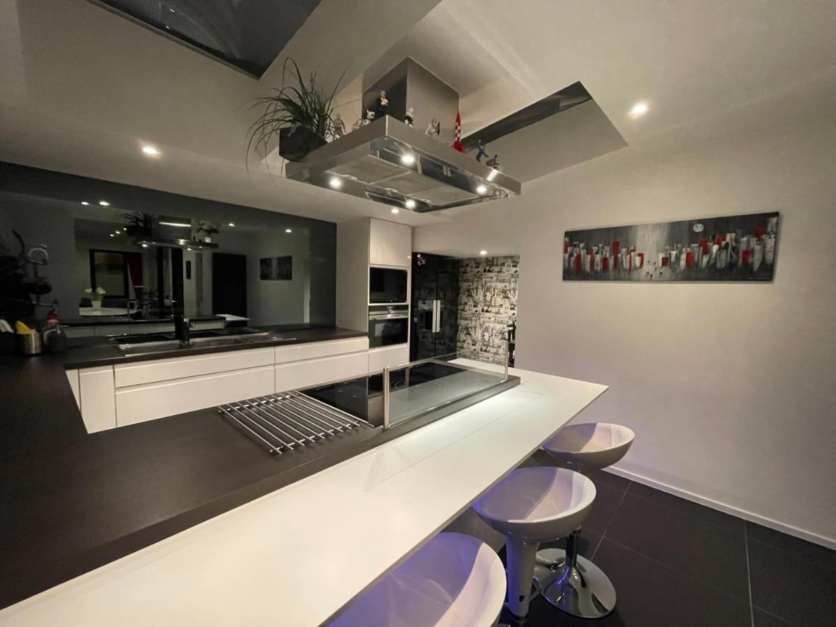 Modern 1Br House Near Heysel, Expo, Palais 12, Atomium, Uzvub Et Stade Roi Baudouin Apartment Wemmel Ngoại thất bức ảnh